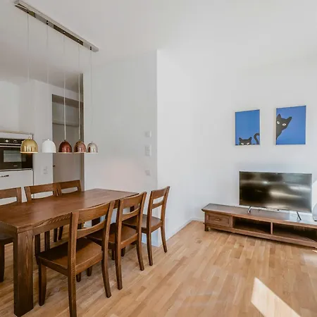 Exquis Artistic 2br-apartment Eames I Garden I Family-friendly I Parking I Office Apartament