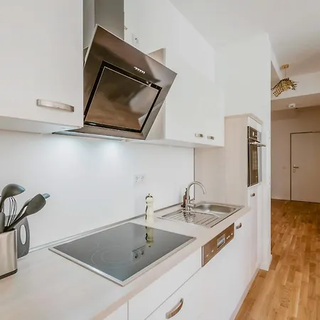 Exquis Artistic 2br-apartment Eames I Garden I Family-friendly I Parking I Office Apartament *